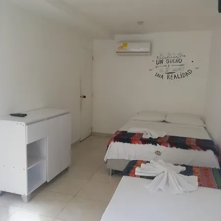 House Marfito Airport Hotel
